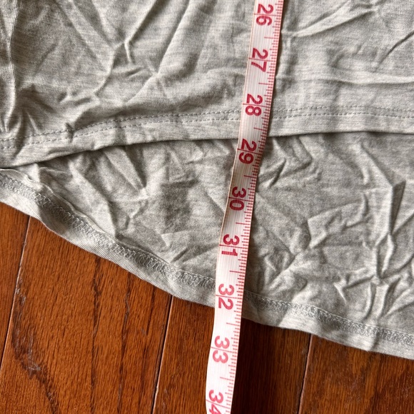 Roomy long sleeve grey top with lace sleeves - Picture 4 of 5